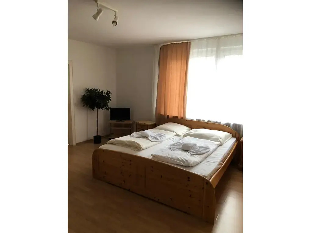 City Hotel-Garni