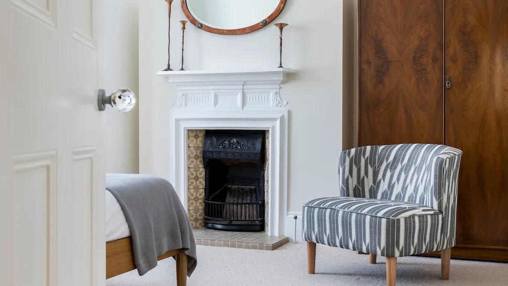 5BR Family Home in Leafy SW London