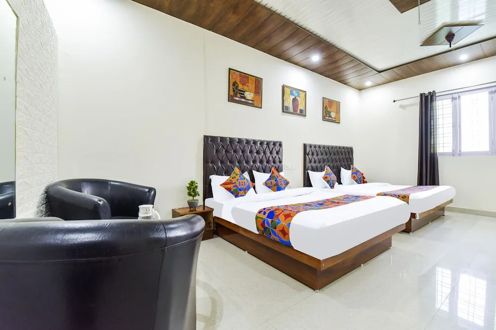 FabHotel Golden Oak Villa