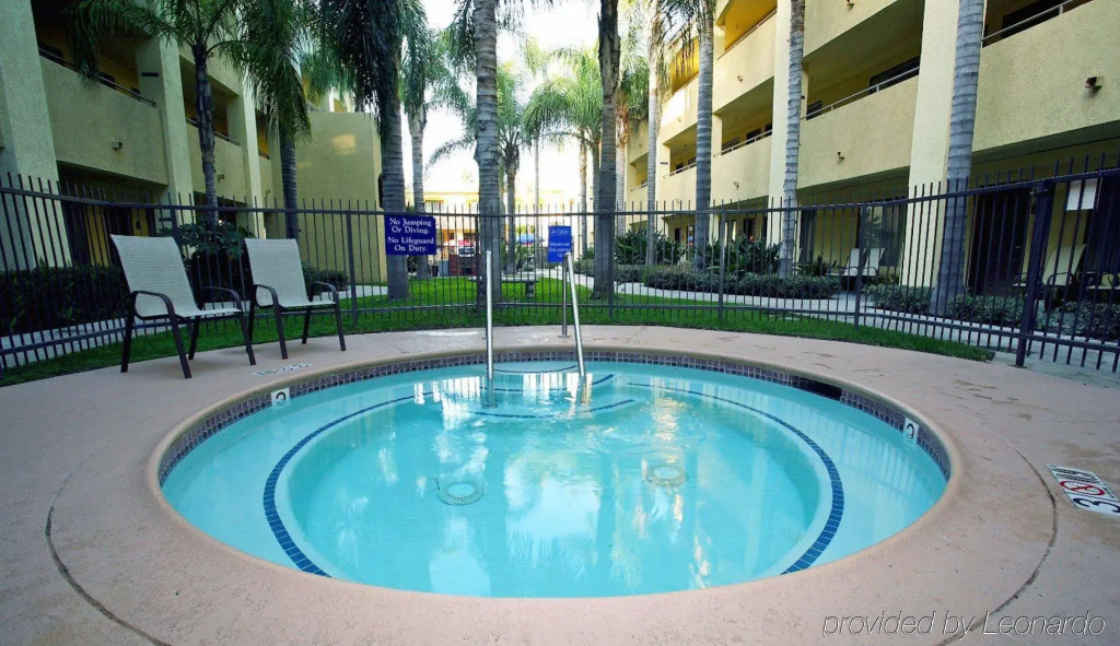 Hotel dLins Ontario Airport