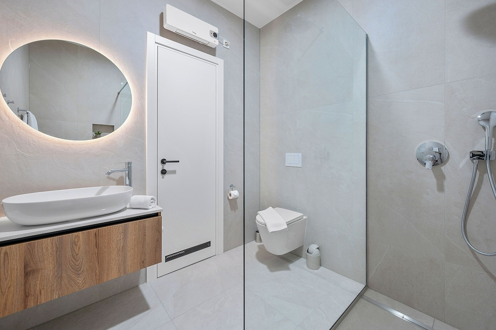 Enjoy Apartments and Suites