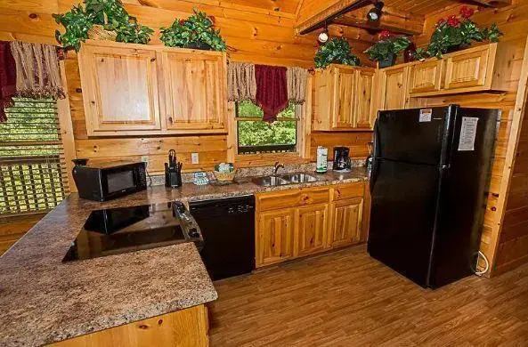 Harrisons Hideout by Sugar Maple Cabins