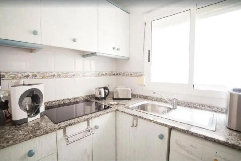 Apartment very well located, 450 meters from Playa del Cura with swimming pool