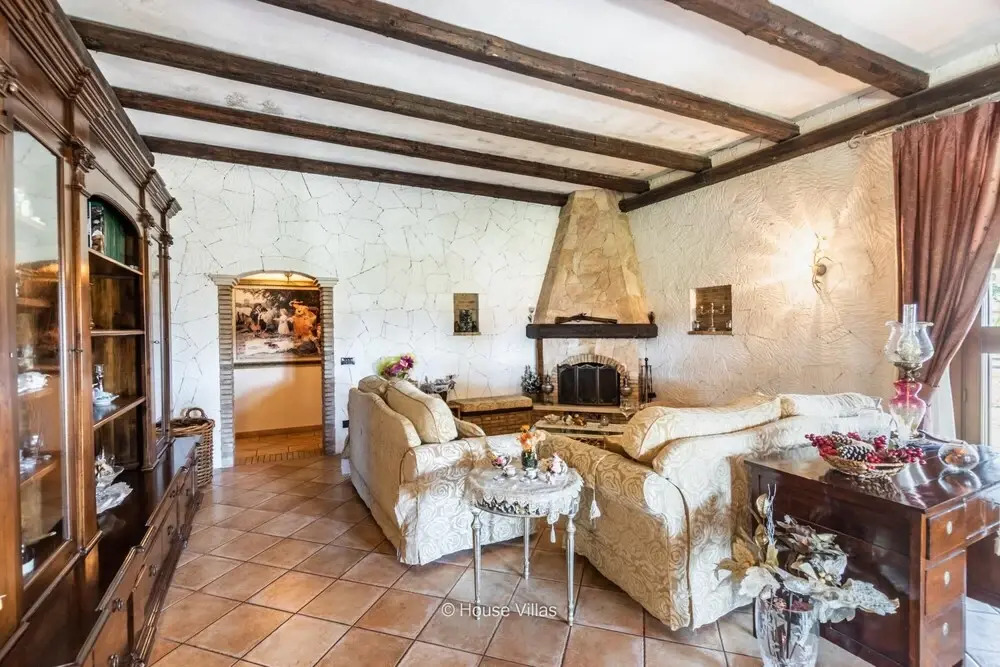 Luxury Garden in Gallina