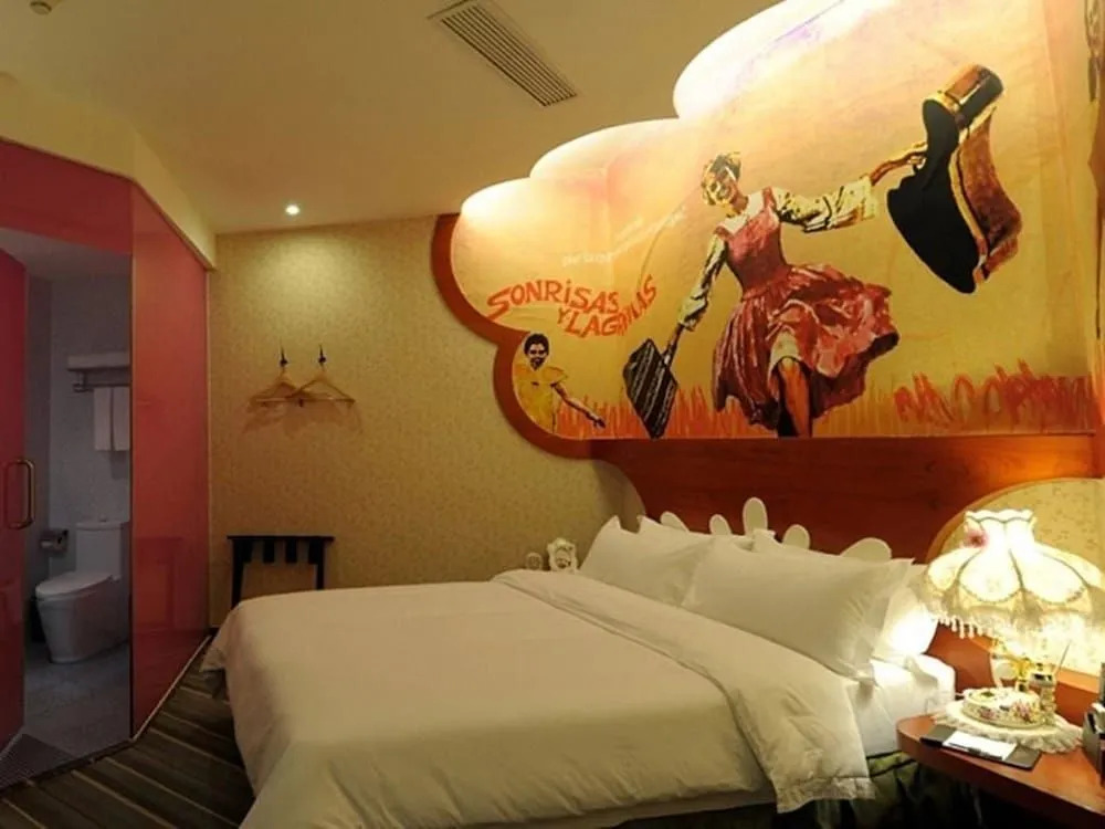Circle Art Hotel
