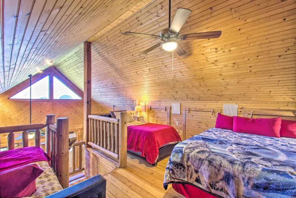 Garnerland in Luray Pet-friendly Cabin w/ Porch