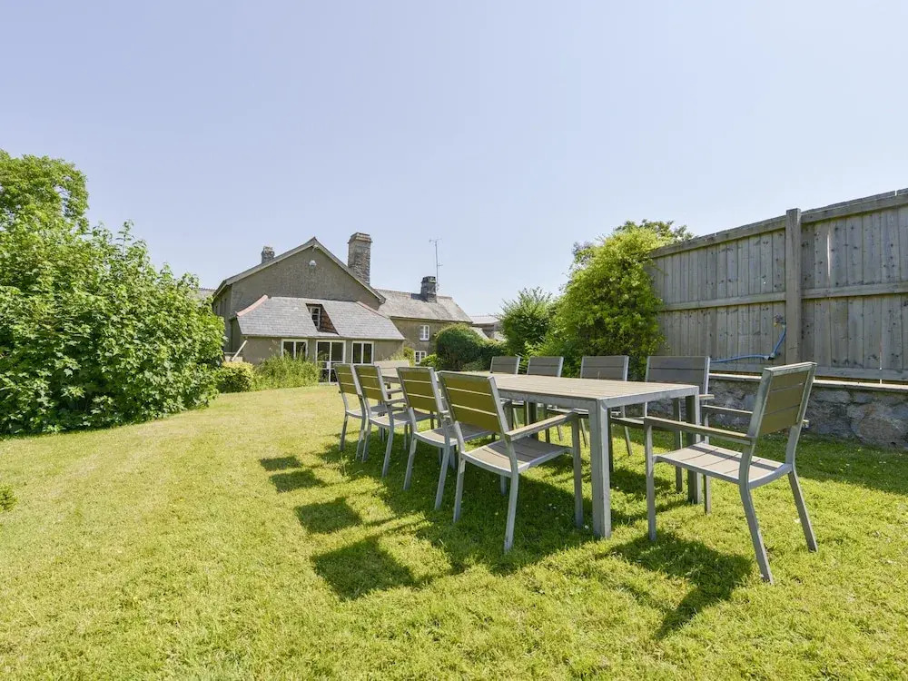 Twelve Oaks Farmhouse
