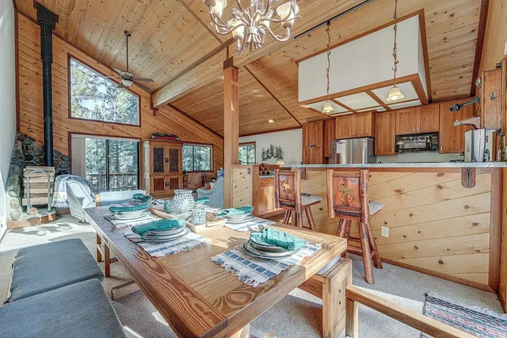 Home 1 Mi to Downhill Ski Resort: Bring Your Pets!