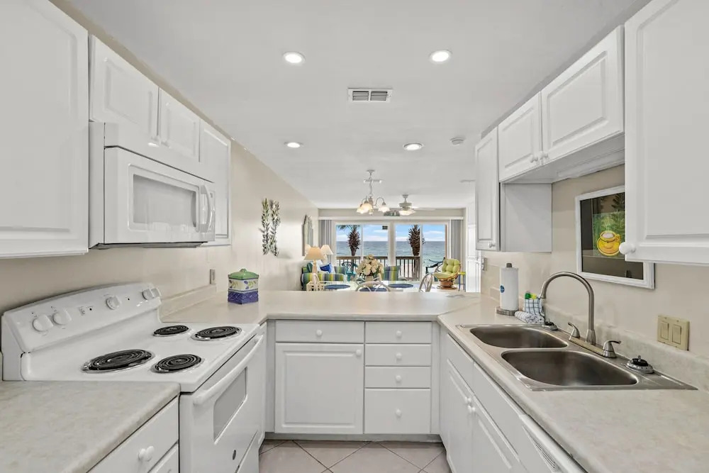 2bd/2.5ba Gulf Front Townhome Near Pier Park! Gulf Views! Beach Access!