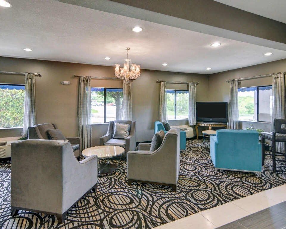 Quality Inn & Suites Grand Prairie South