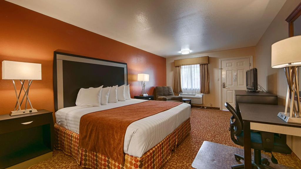 Best Western Inn by the Lake