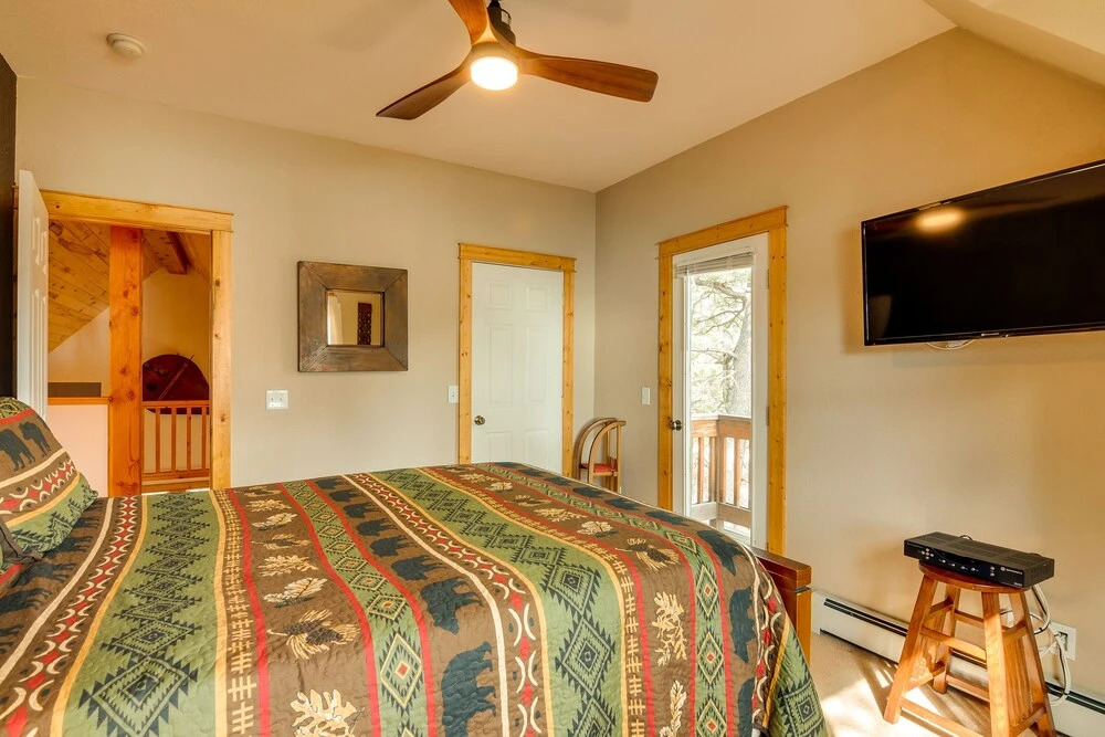 Rustic Pagosa Springs Cabin w/ Hot Tub + Game Room
