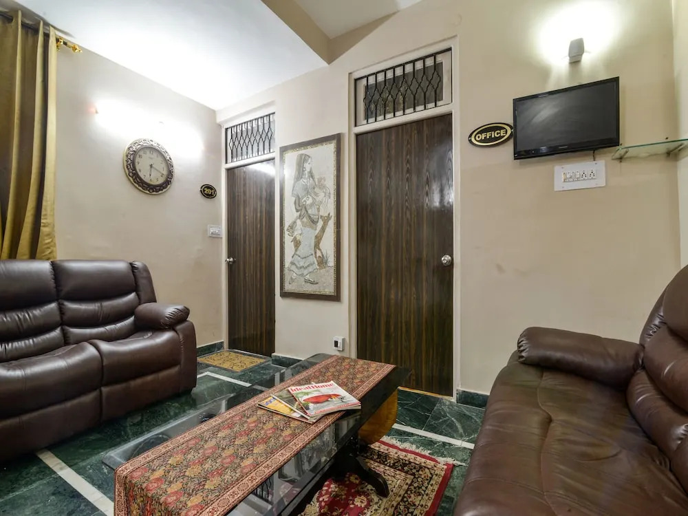 OYO 8660 Hotel Cozy Nook
