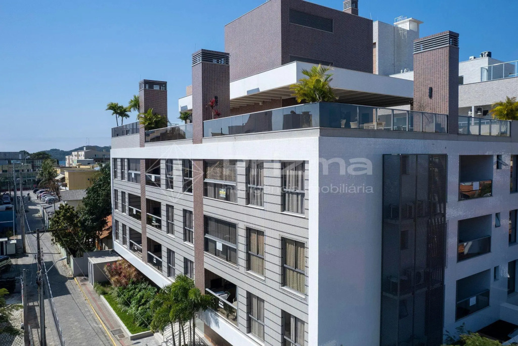 Porto Madero 206 · Apartamento de Alto Padrão com Rooftop, 3 quartos na Praia Bombinhas com excelente localização.