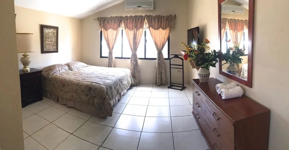 Econo Guest House