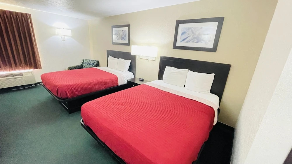 Pinckneyville Inn