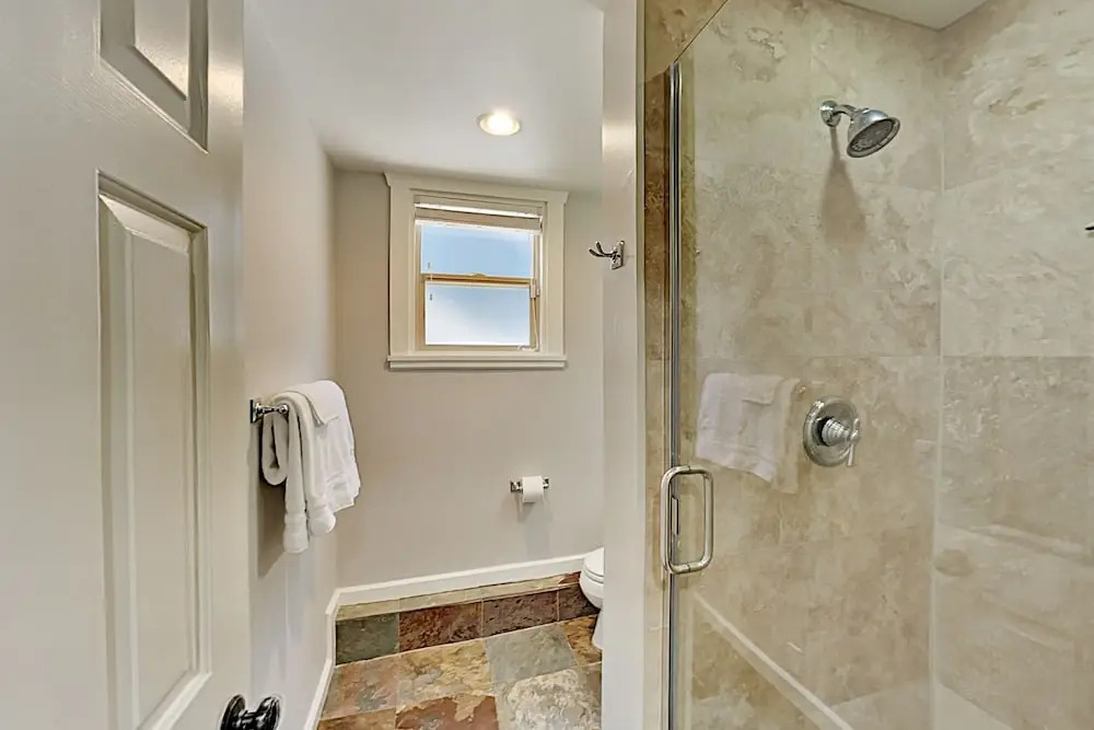 Old Town Hideaway - Steps To Main Street & Resort 2 Bedroom Condo