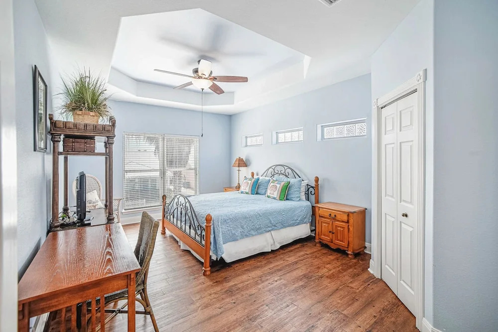 Villa Laguna - Pet Friendly Beach Gear Credit Included