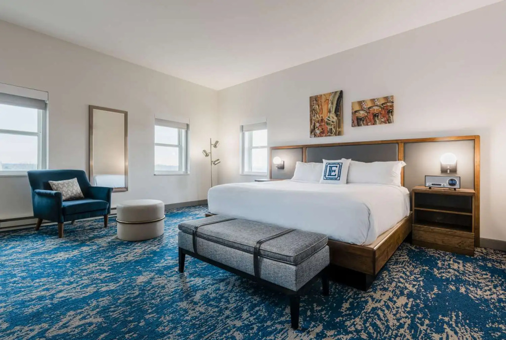 Hotel Elkhart, Tapestry Collection By Hilton