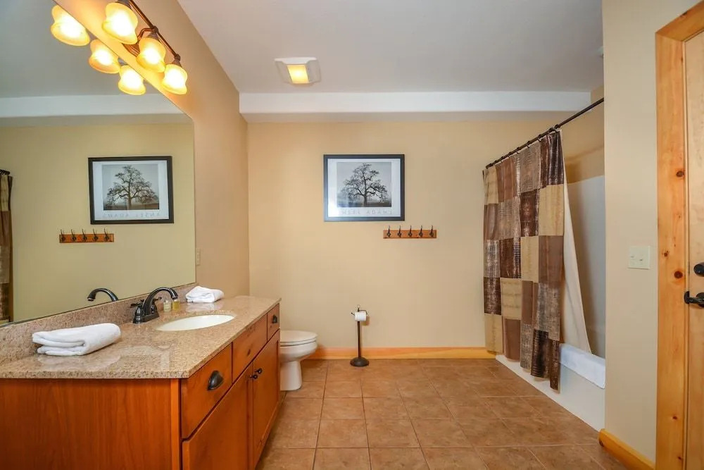 Cozy Bear Chalet