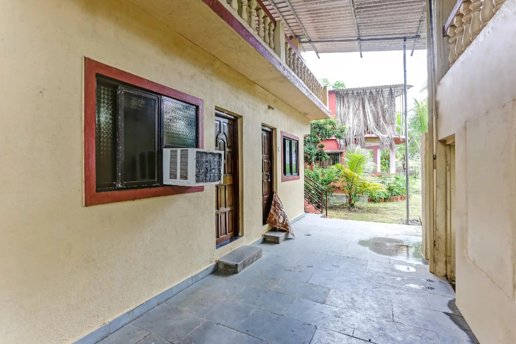 OYO 81439 Vishranti Kashid Beach Resort
