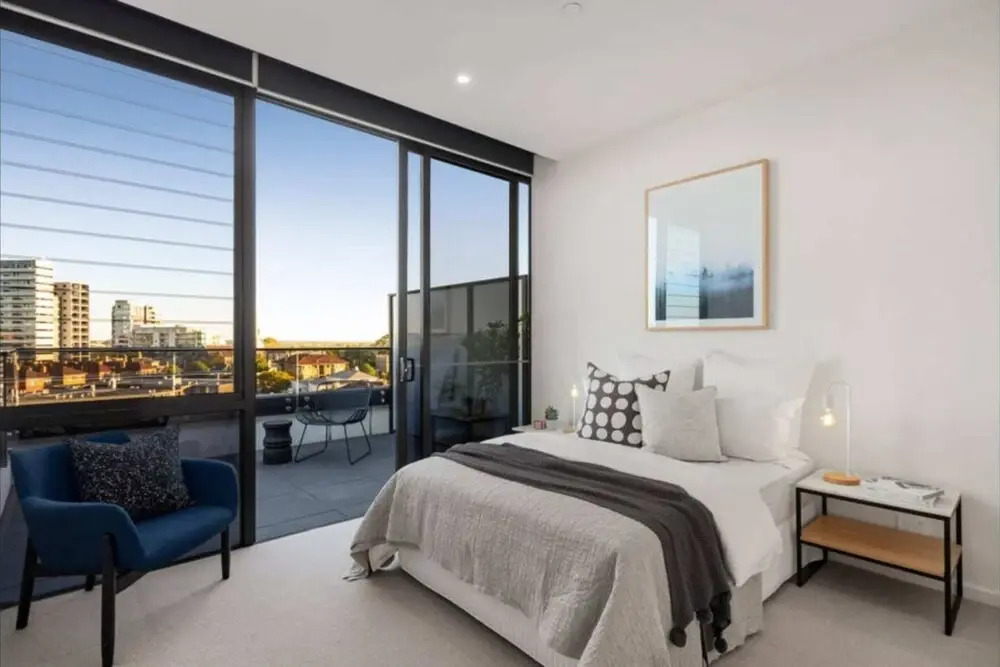 Luxury 3 Bedroom Penthouse With Bay and City View