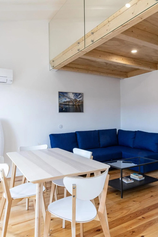 Alvaro's Charming Loft by MP