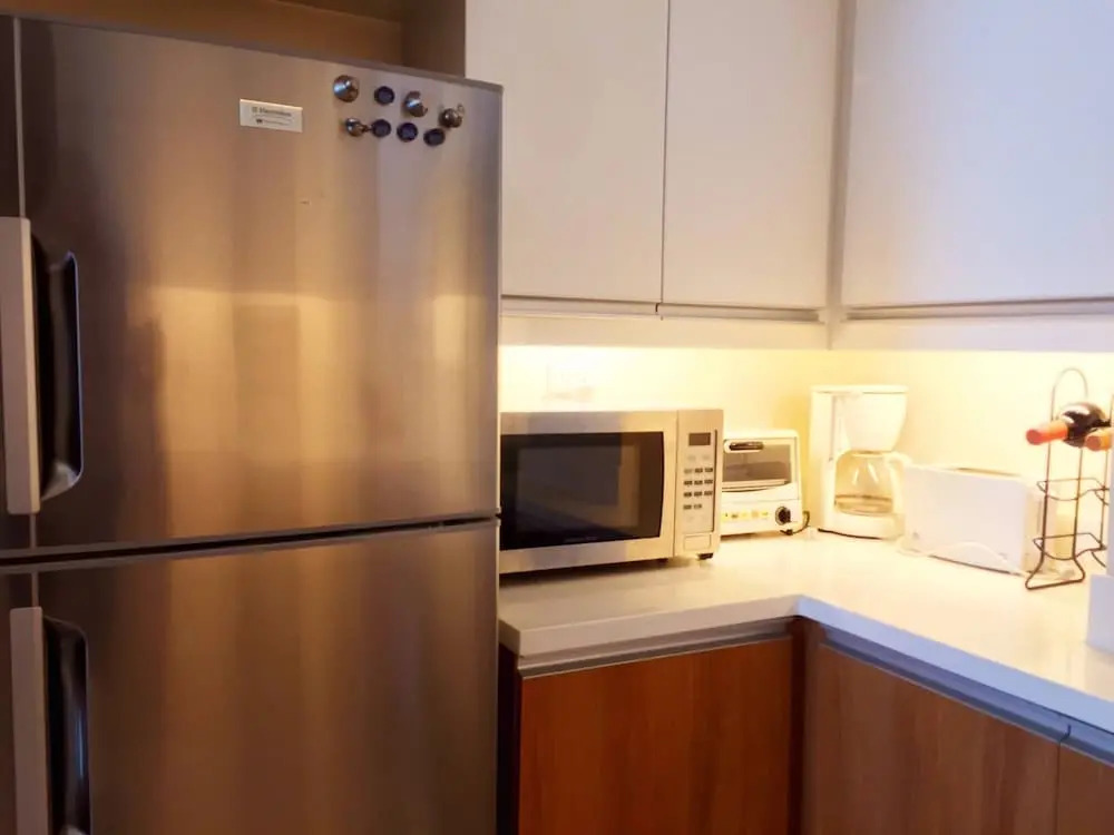Elegant 2BR Apartment in Upscale Fort BGC Fast Wifi