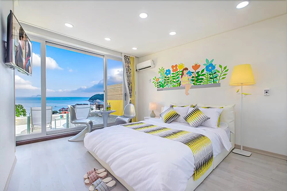 Geoje Island Monaco Pool Villa Pension
