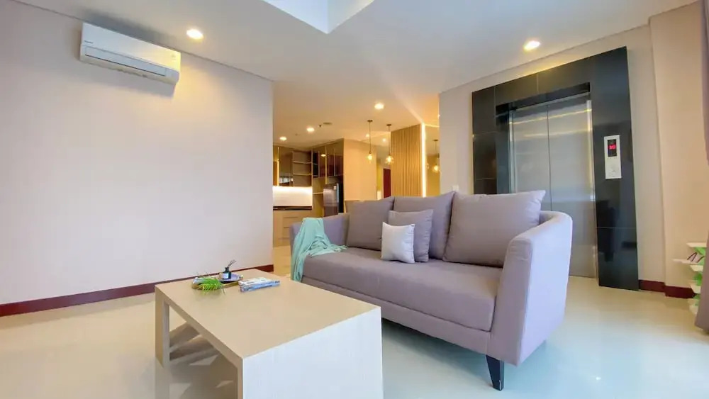 Spacious And Homey 2Br Apartment With Private Lift At The Kencana Residence