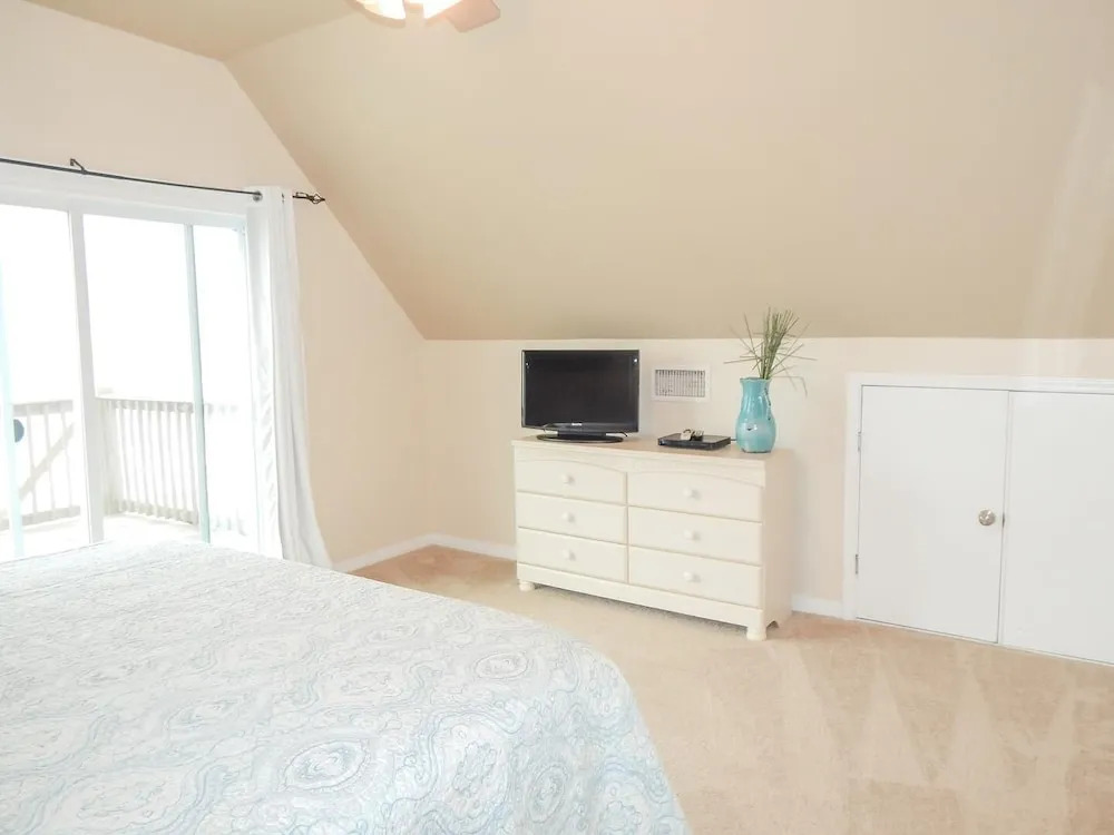 049 Beach Comber