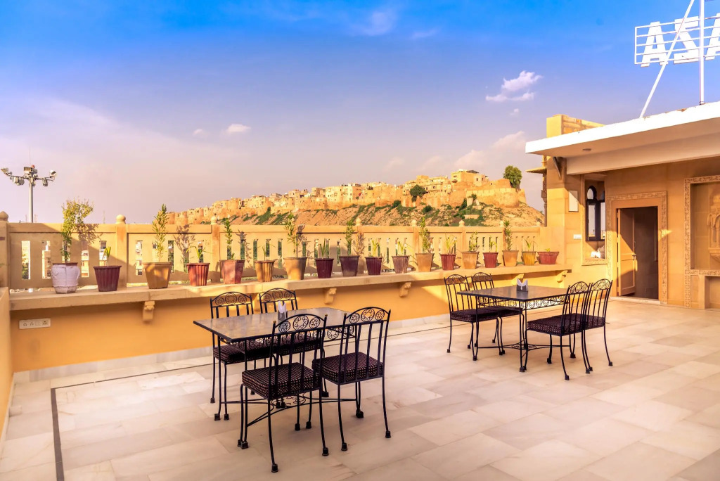 Hotel Sky Plaza - Best ever view of Jaisalmer Fort
