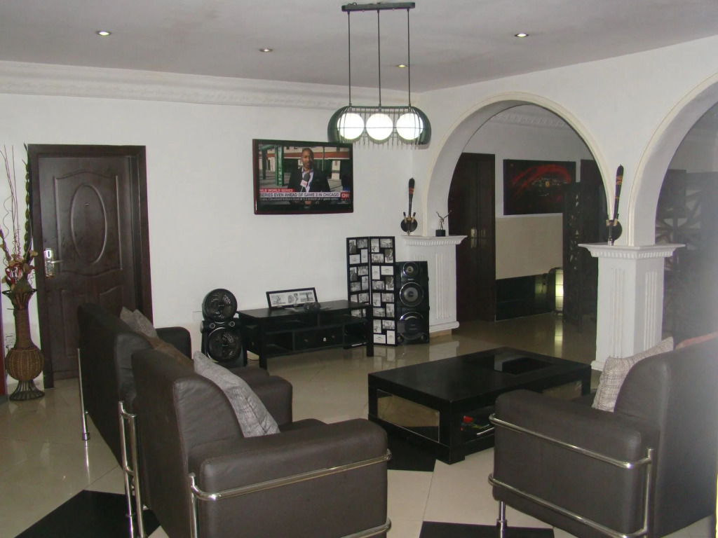 Charlie's Place And Suite
