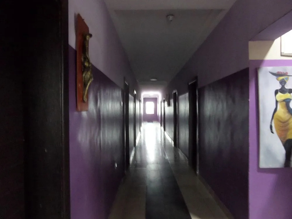 De Love Hotel