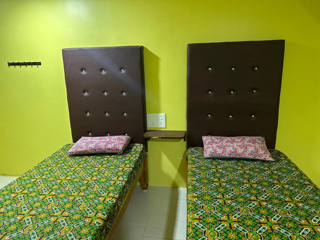 Anandha Lodge