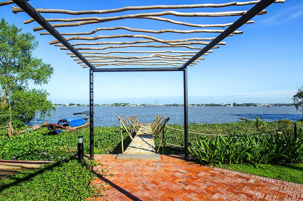 The Island Lodge