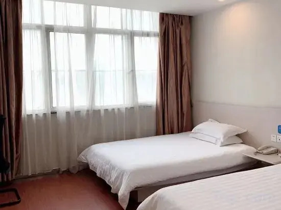 Su Shi Hotel (Shanghai Bund Nanjing East Road Subway Station)