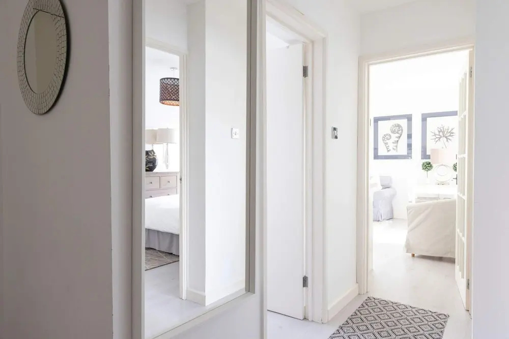 Stylish Ground Floor Apartment With Sea Views