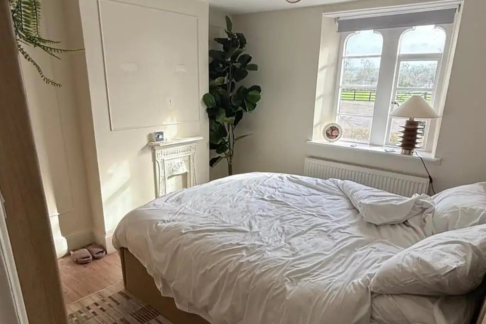Cotswolds Castle, Sleeps 8 With Enclosed Garden
