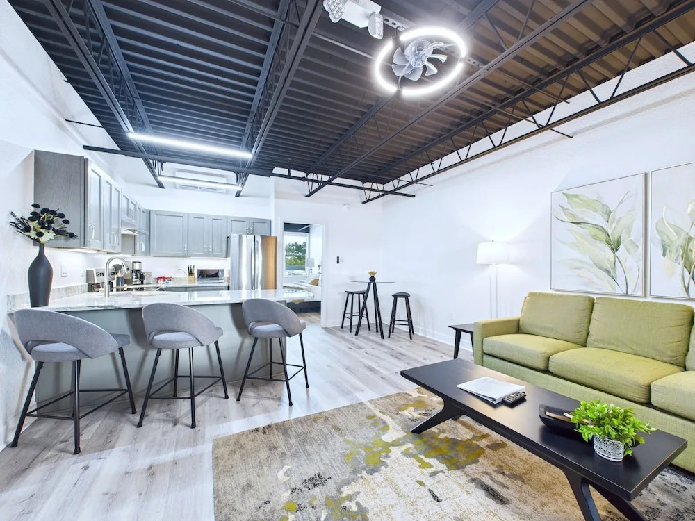 Stylish Loft Minutes From Beach Port - Unit 204