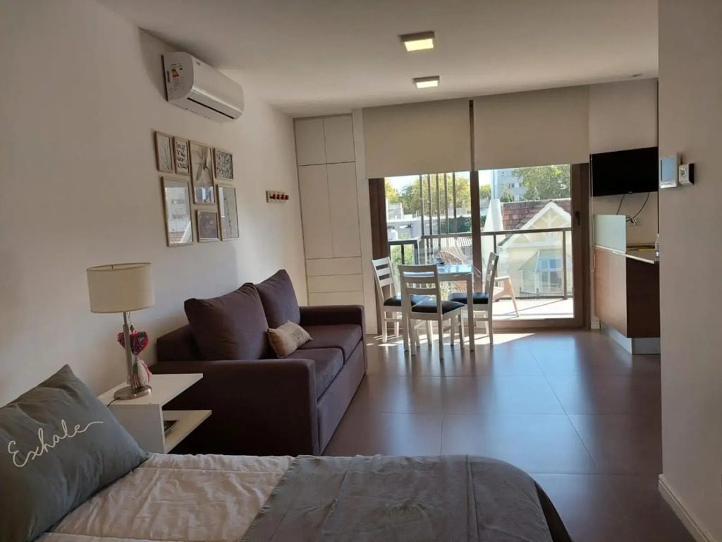 EXCELENTE y completisimo monoambiente con cochera