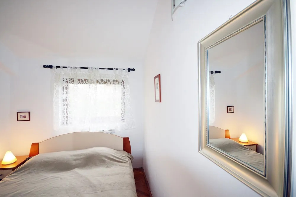 Elza Apartments