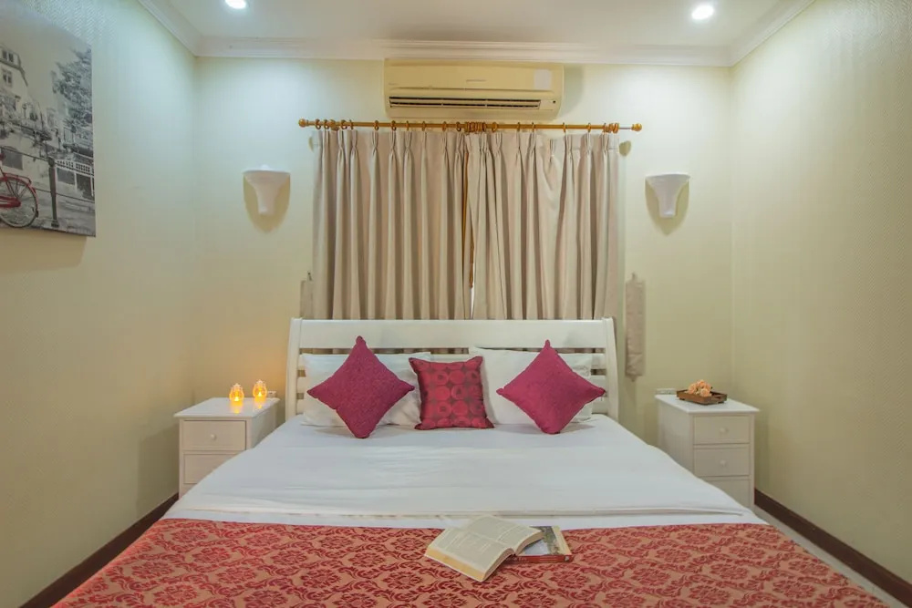 2 Bed Majestic Villa Near Beach