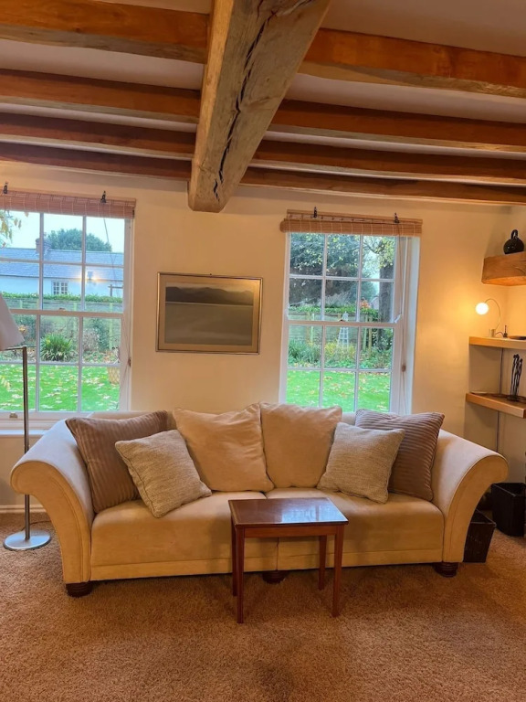 Luxury Brick and Flint House in Funtington