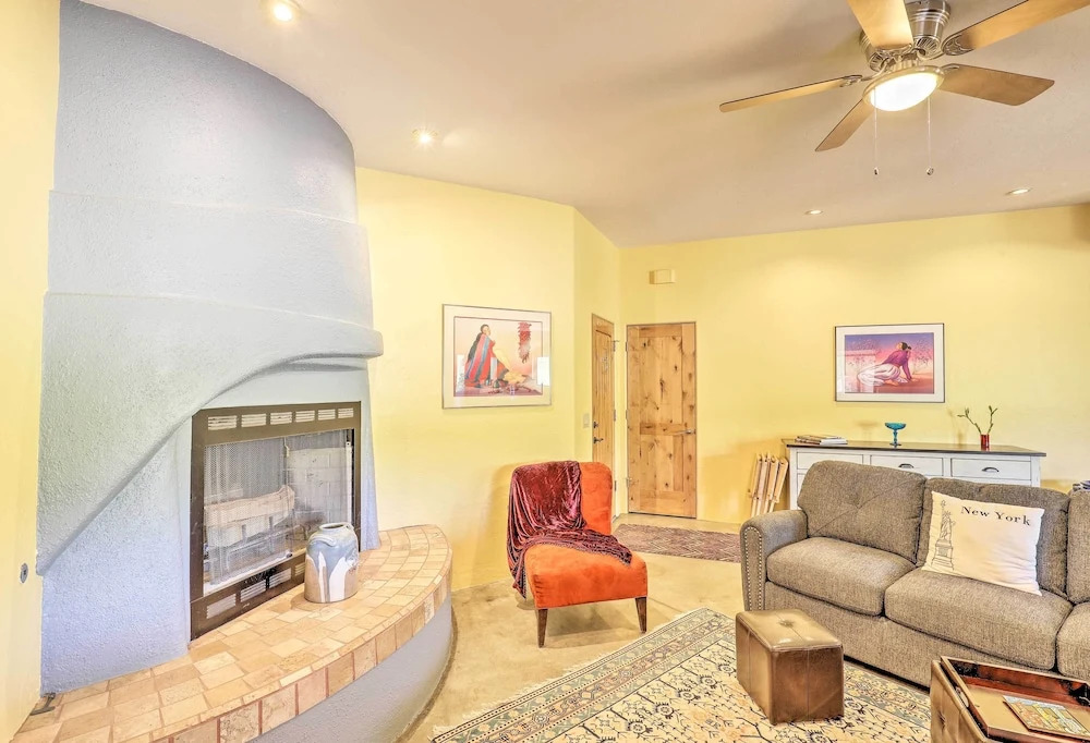 Tucson Home w/ Patio - Near Outdoor Adventure