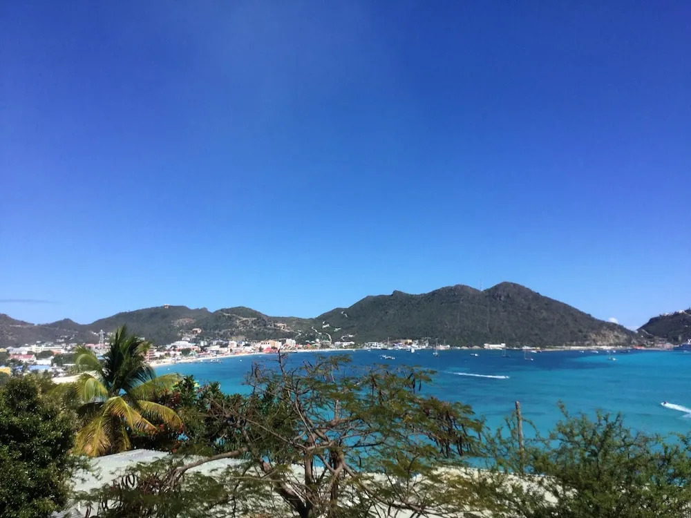 Studio in Sandy-ground, With Wonderful sea View, Shared Pool, Furnished Balcony