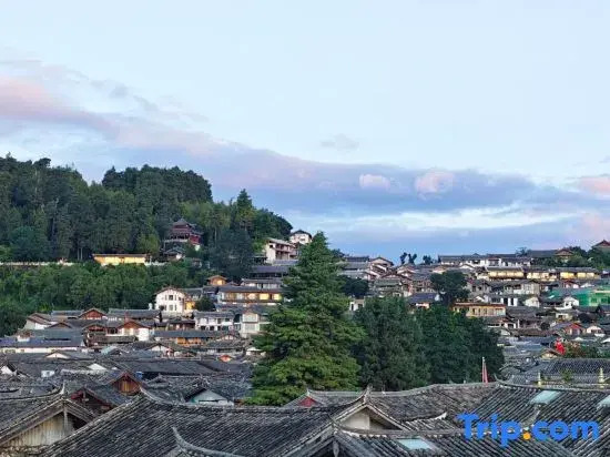 Jili Private Luxury Snow Mountain Scenic Resort Courtyard (Sifang Street Store)