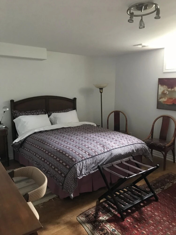 Modern Bungalow Bed and Breakfast