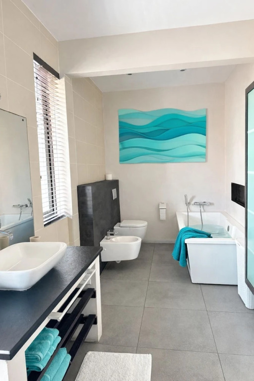 Black Reef Apartments