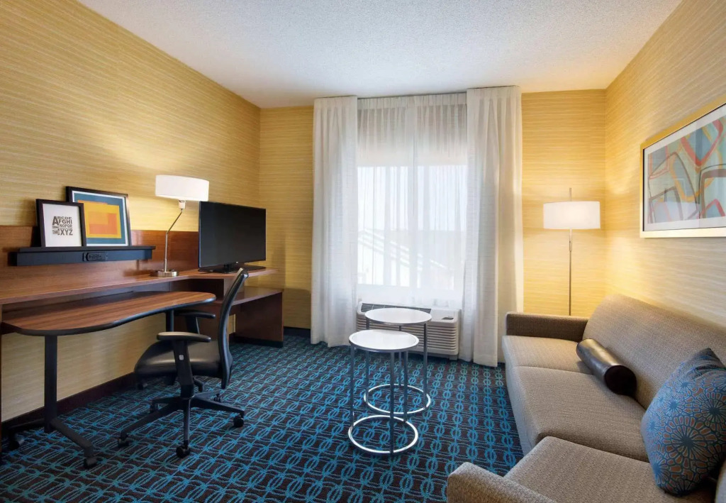Fairfield Inn & Suites by Marriott Lancaster East at The Outlets